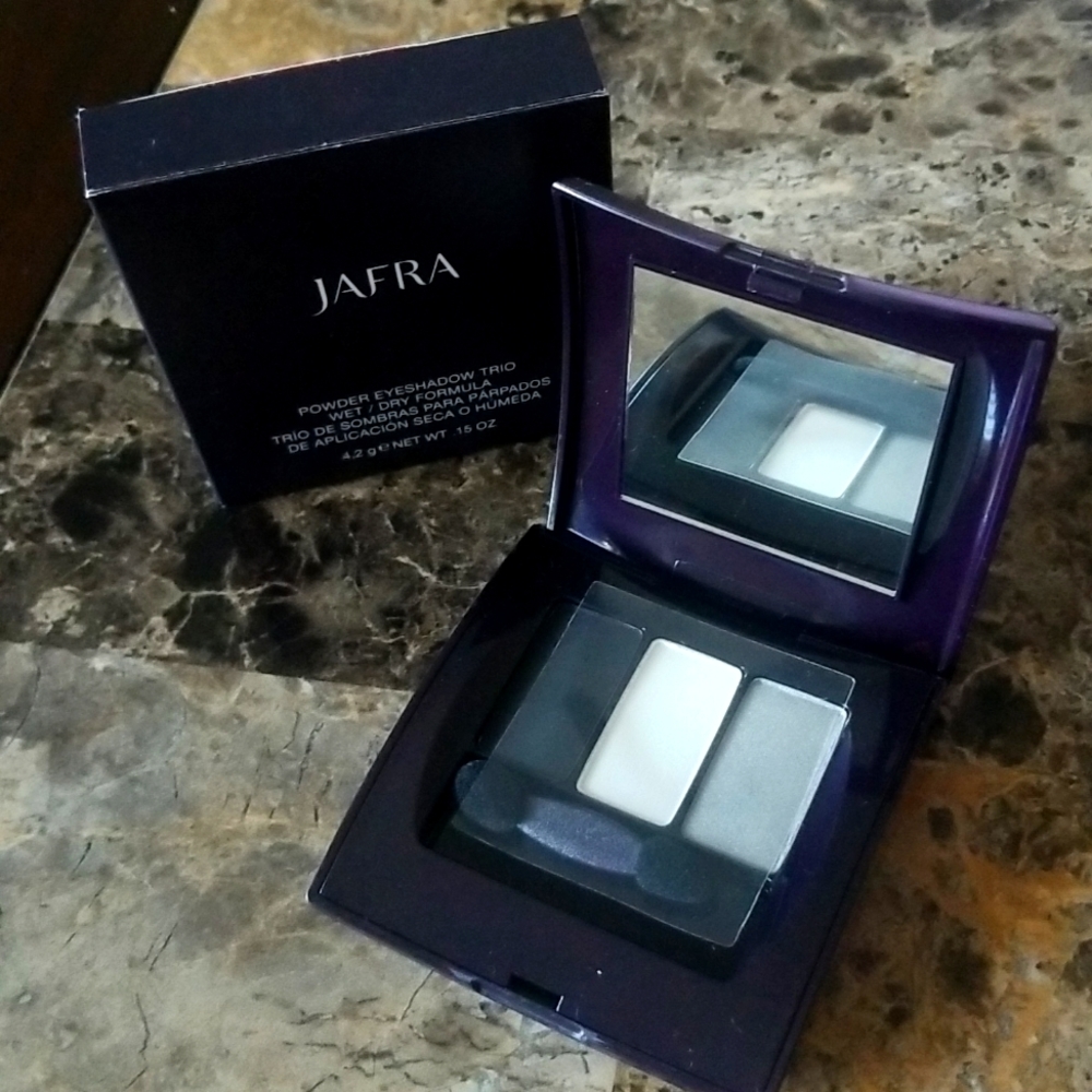 Jafra powder eyeshadow trio Drama